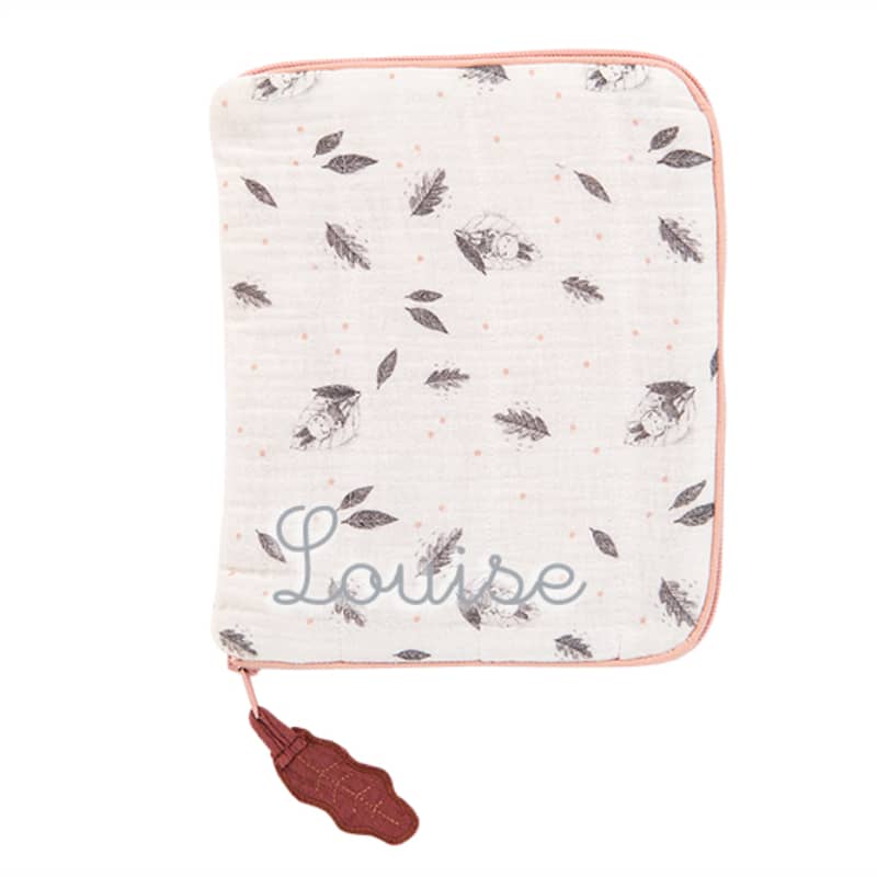 Protege carnet de sante a broder creme Apres la pluie Moulin Roty