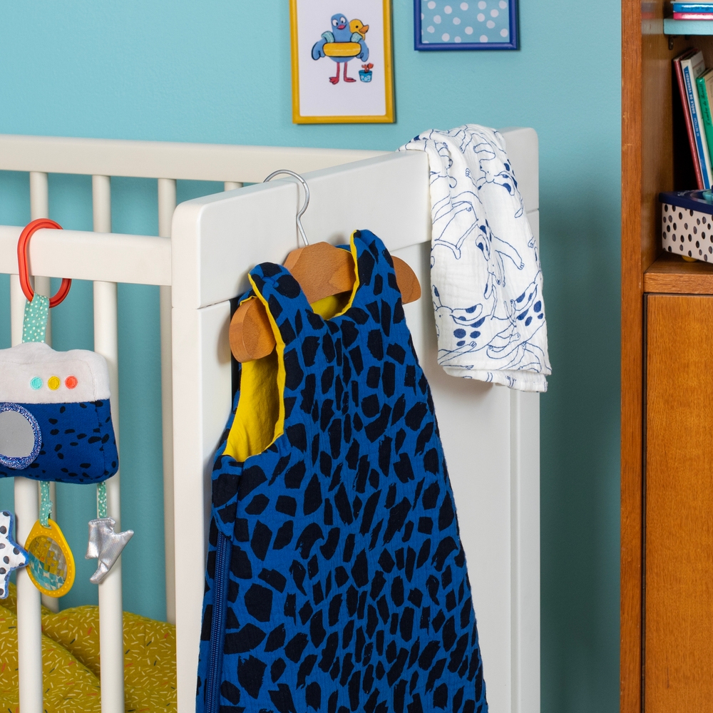 Gigoteuse bleu 70 cm Puce  Pilou Moulin Roty