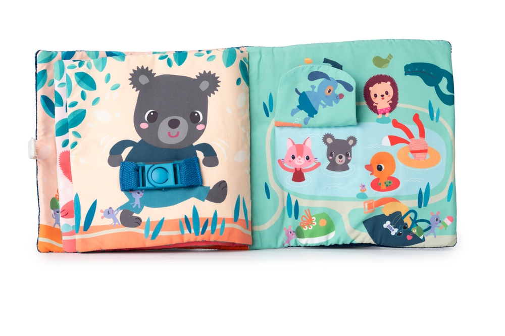 Livre tissu j'apprends a m'habiller Jules Lilliputiens