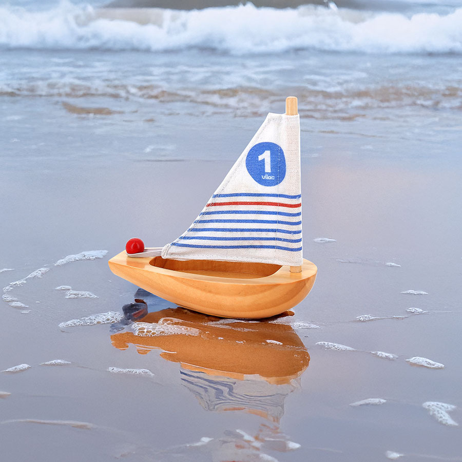 Mon premier voilier de bain en bois Vilac