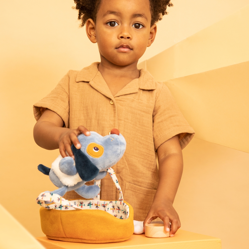 Peluche Jules le chien et son panier Lilliputiens