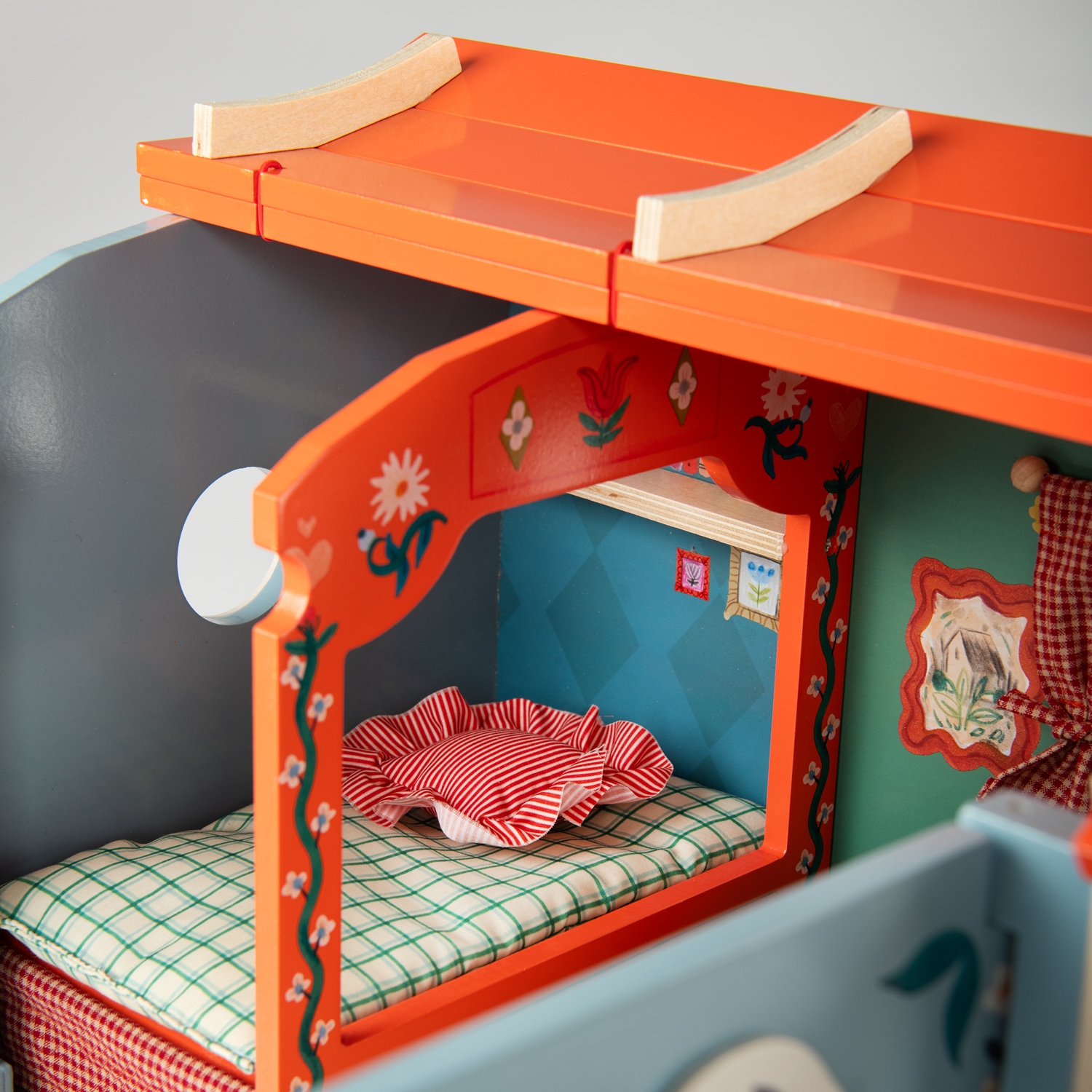 Roulotte en bois Les Minouchkas Moulin Roty