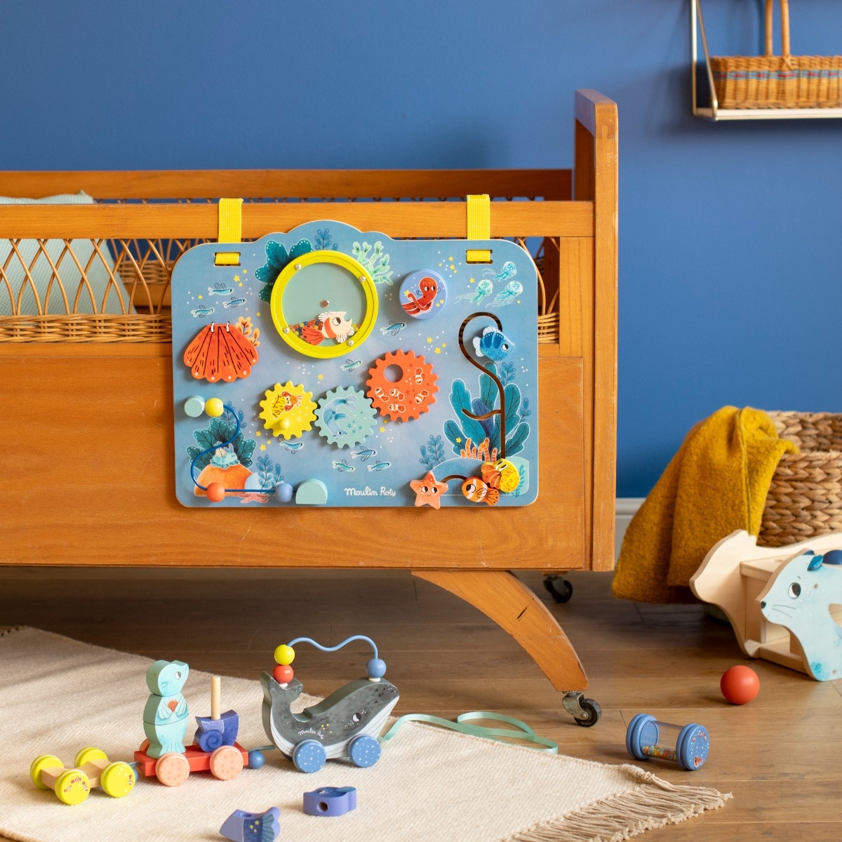 Panneau d'activités Les aventures de Paulie Moulin Roty