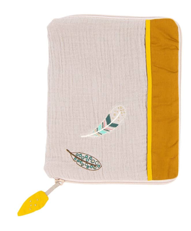 Protege carnet de sante a broder Le Voyage d'Olga Moulin Roty