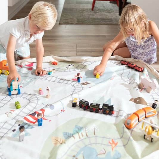 Sac à jouets et tapis de jeux 2 en 1 Trainmap/ours Play and Go