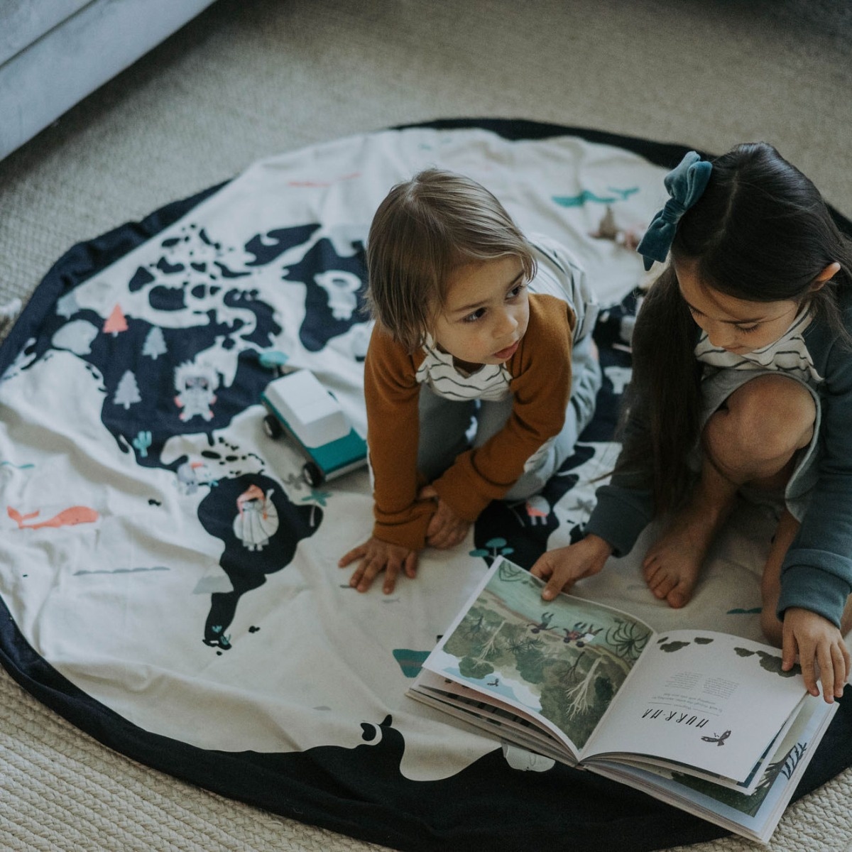 Sac a jouets et tapis de jeux 2 en 1 Worldmap Play and Go